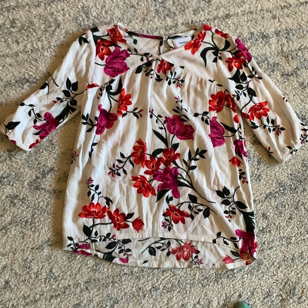 Old navy kids shirt small 6-7